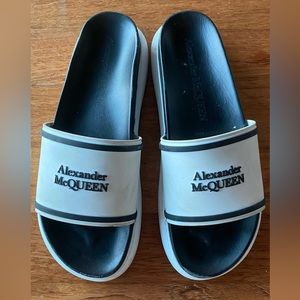 Alexander McQueen men’s slip on, size 9